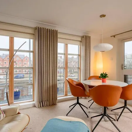 Apartamento Stylish With River Views & Parking