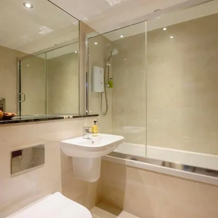 Apartamento Stylish With River Views & Parking York